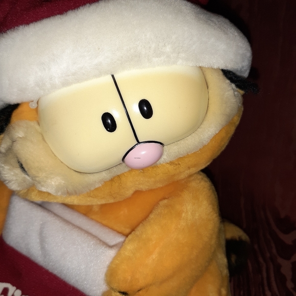 Dankin Garfield Plush Stuffed Animal FILL 'ER UP - Picture 3 of 6